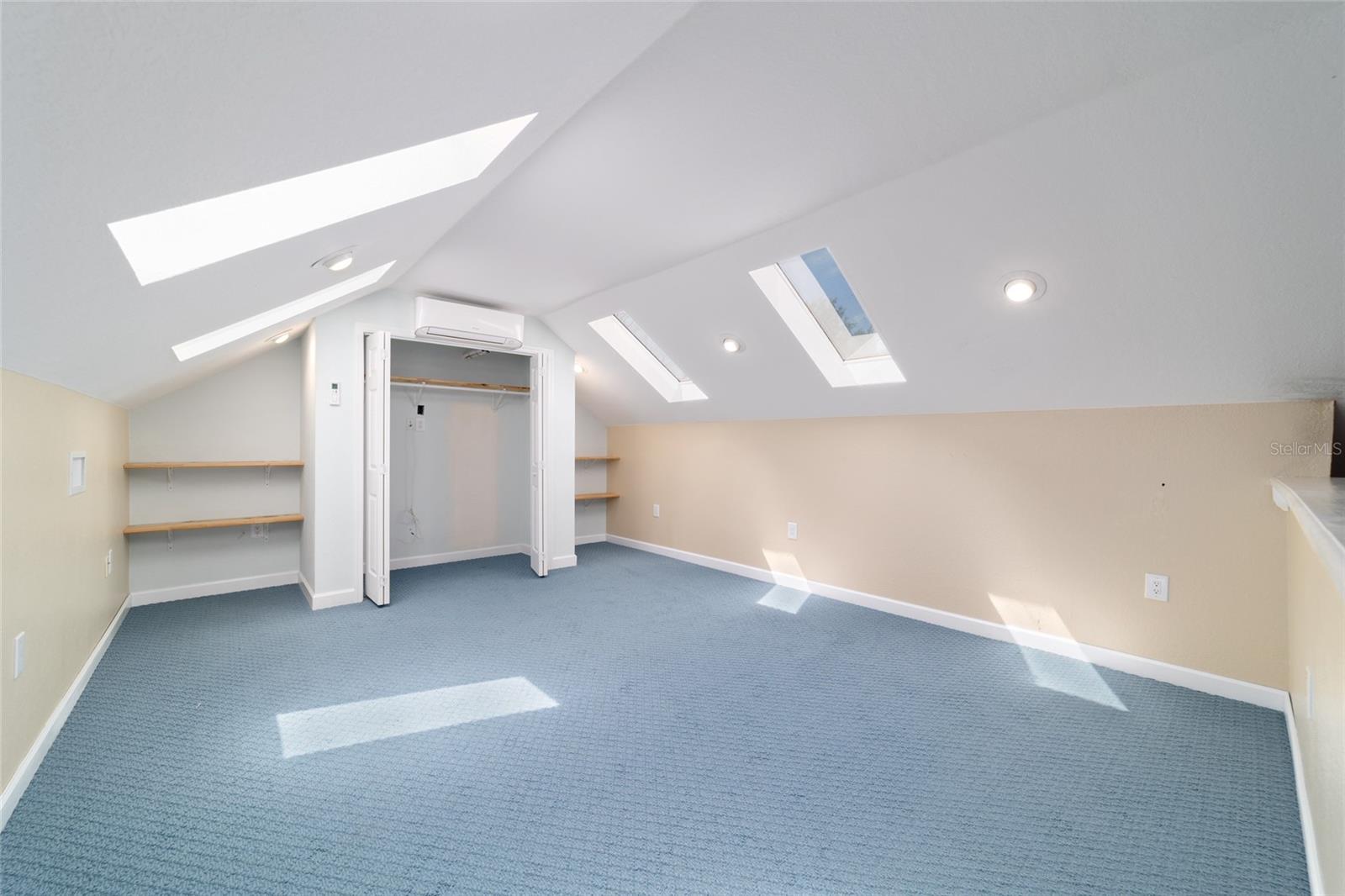 MERI OAKS WEST - Residential