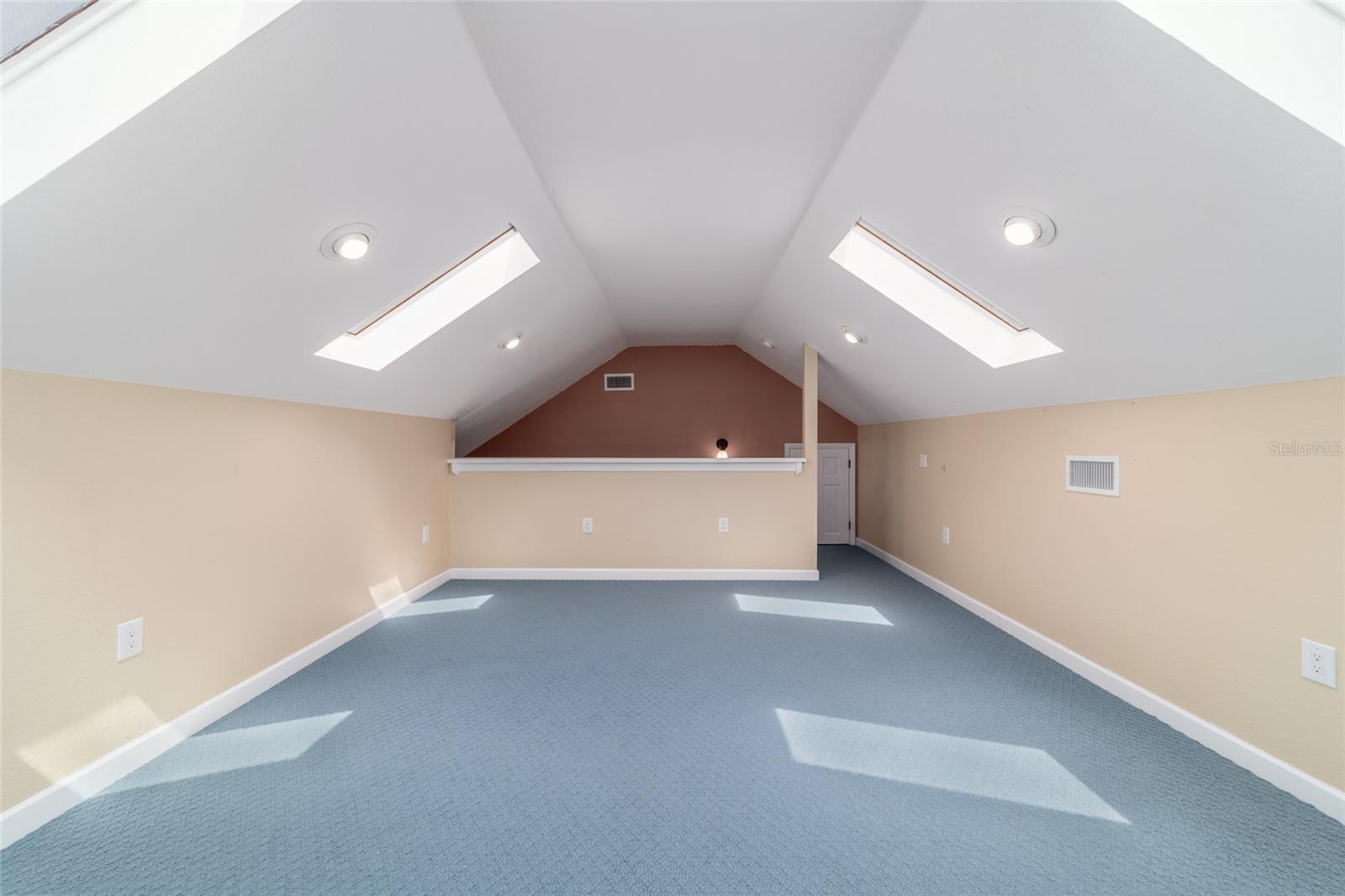 MERI OAKS WEST - Residential