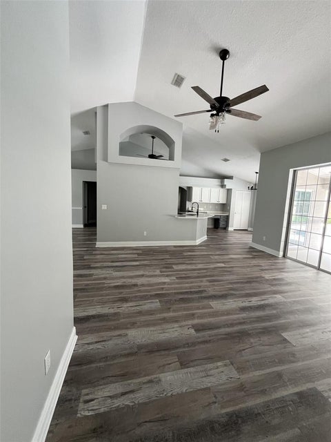 Tiny photo for 5413 SE 107th Street, Belleview, FL 34420 (MLS # OM725741)