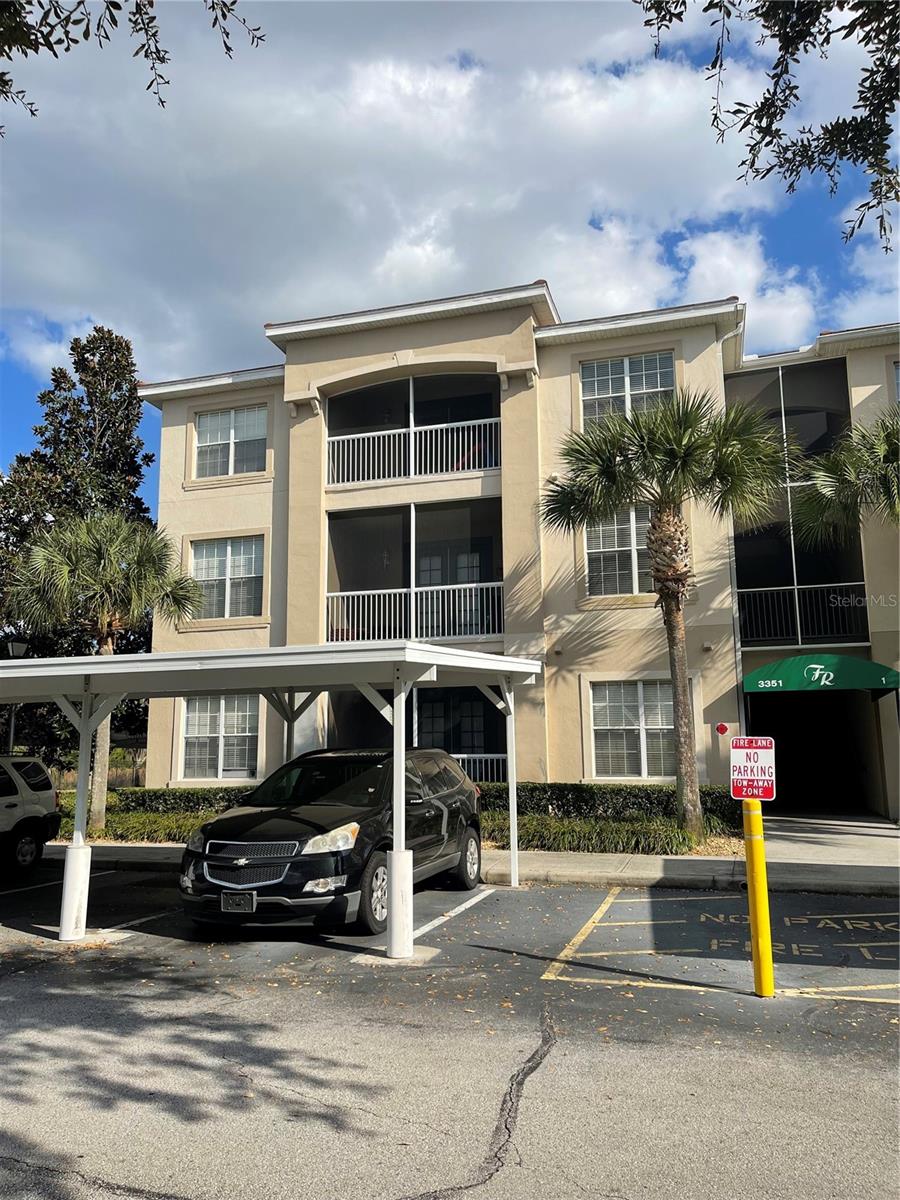 Beautiful Condo in Flora Ridge – Kissimmee ?
Private and quiet property with amazing amenities, including a pool and common areas.
This apartment is super comfortable and cozy, featuring 3 bedrooms and 2 full bathrooms, perfect for family living.
Enjoy a lifestyle full of comfort in the well-known Flora Ridge Condominium in Kissimmee, close to The Loop Mall, with easy access to shops, restaurants, and an excellent location.
?? Pets
The community only allows one small pet, with a maximum weight limit of 25 pounds.
?? Schedule your tour today!
Don’t miss the opportunity to live in this charming condo.