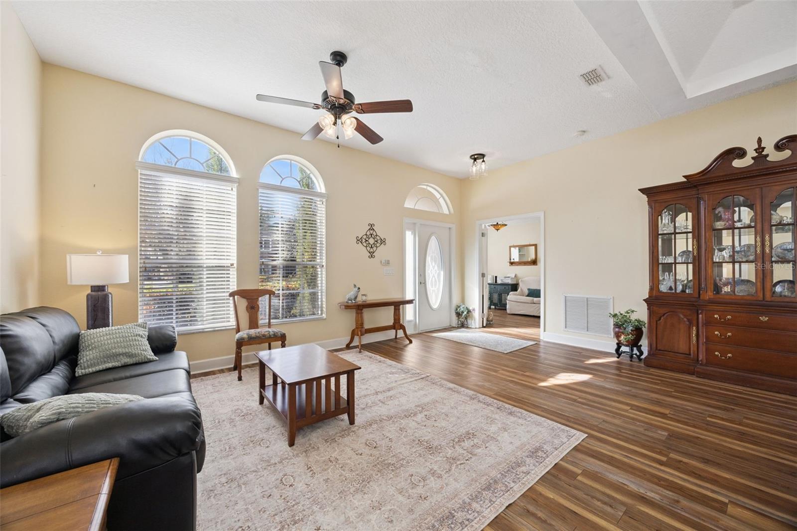 Casas a venda 3 - Jen Dantas 3720 VALLEY OAKS COURT