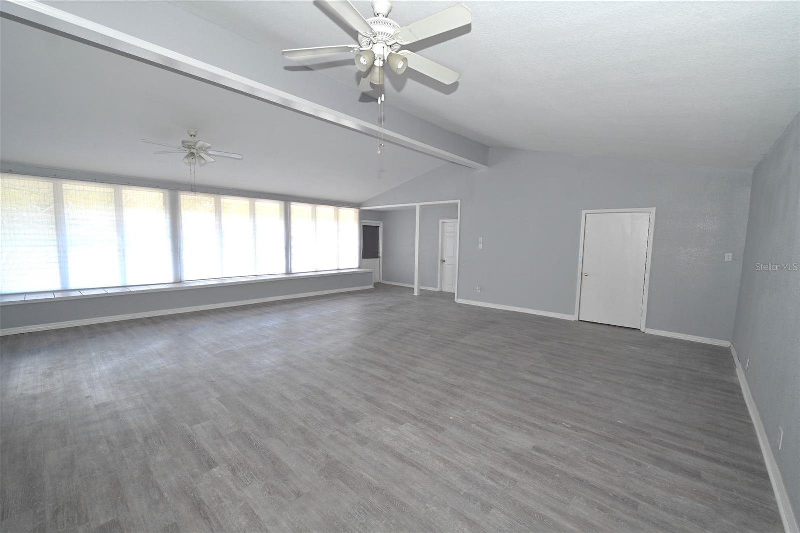 GOLF CLUB GARDENS - Residential Lease