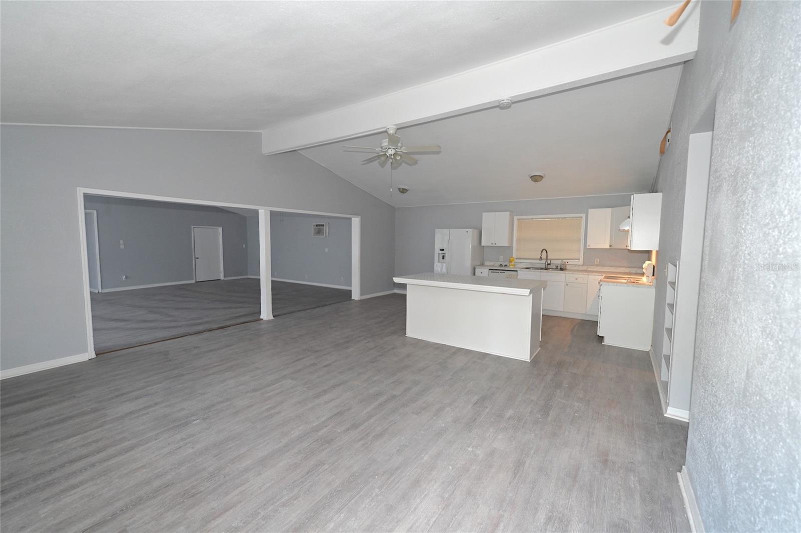 GOLF CLUB GARDENS - Residential Lease