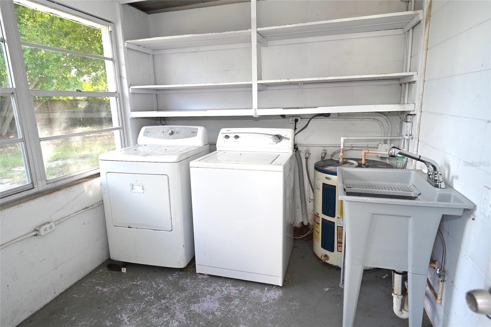 GOLF CLUB GARDENS - Residential Lease