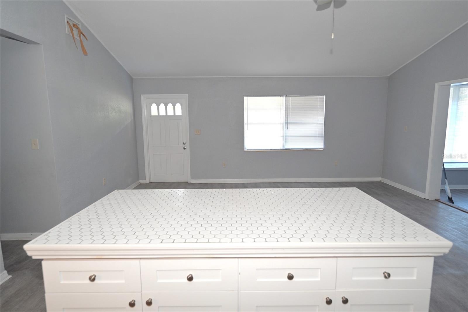 GOLF CLUB GARDENS - Residential Lease