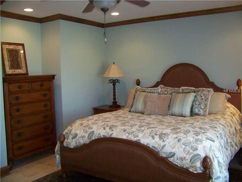 HOLMES BEACH 16TH UNIT - Residential