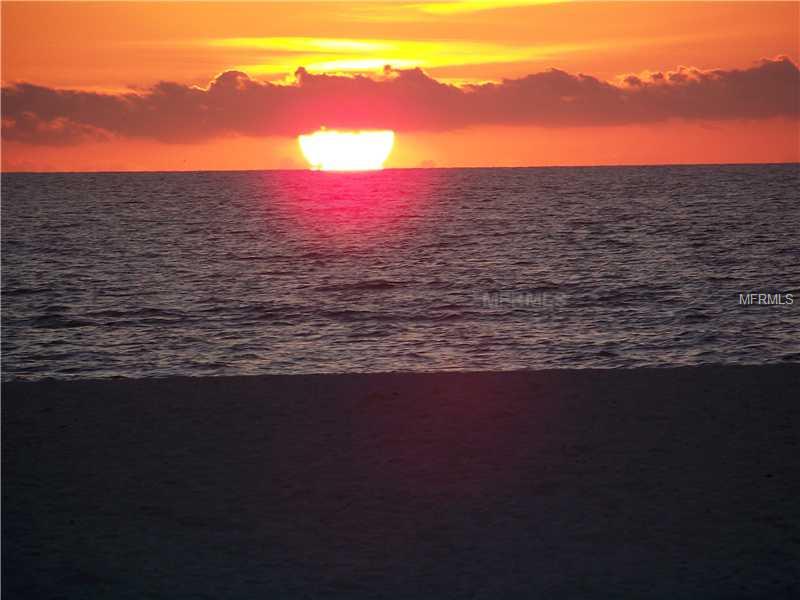 HOLMES BEACH 16TH UNIT - Residential