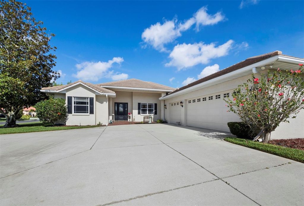 Photo of 6643 Butlers Crest Drive, Bradenton, FL 34203 (MLS # A4654339)
