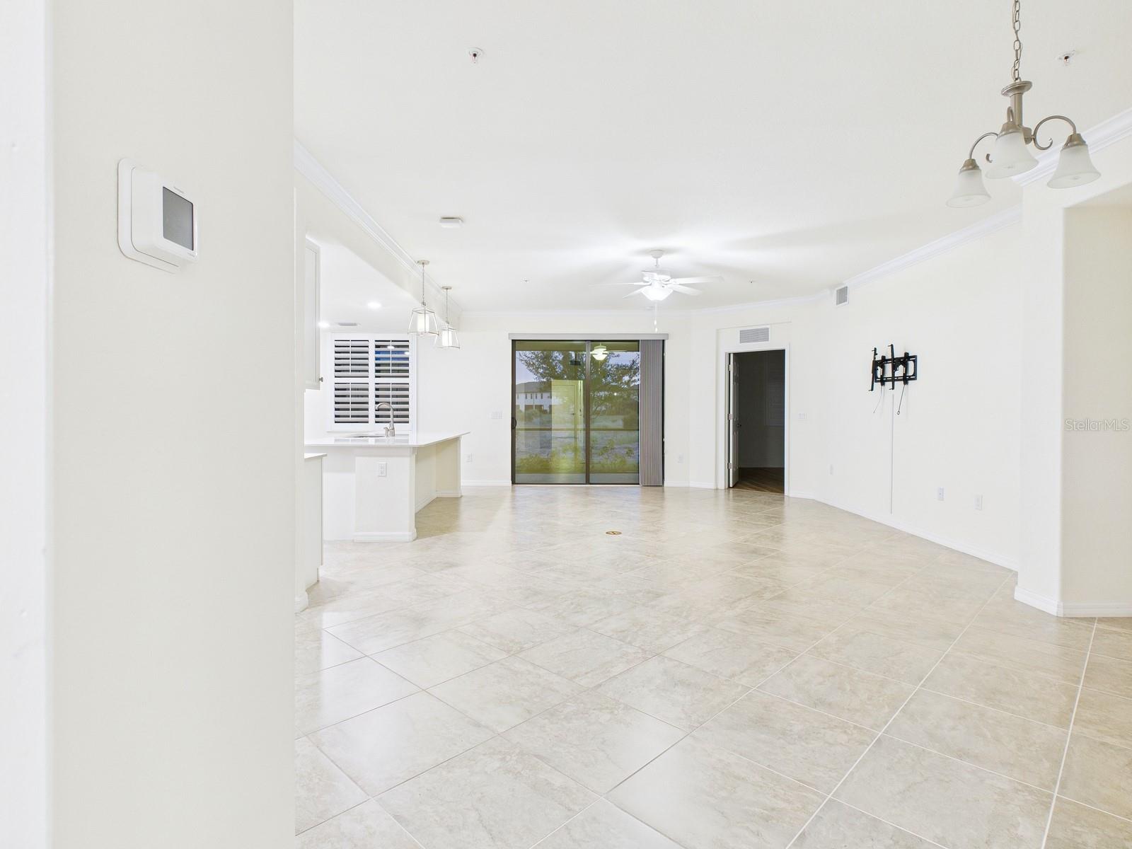 COACH HOMES 3/GRAN PARADISO BL - Residential