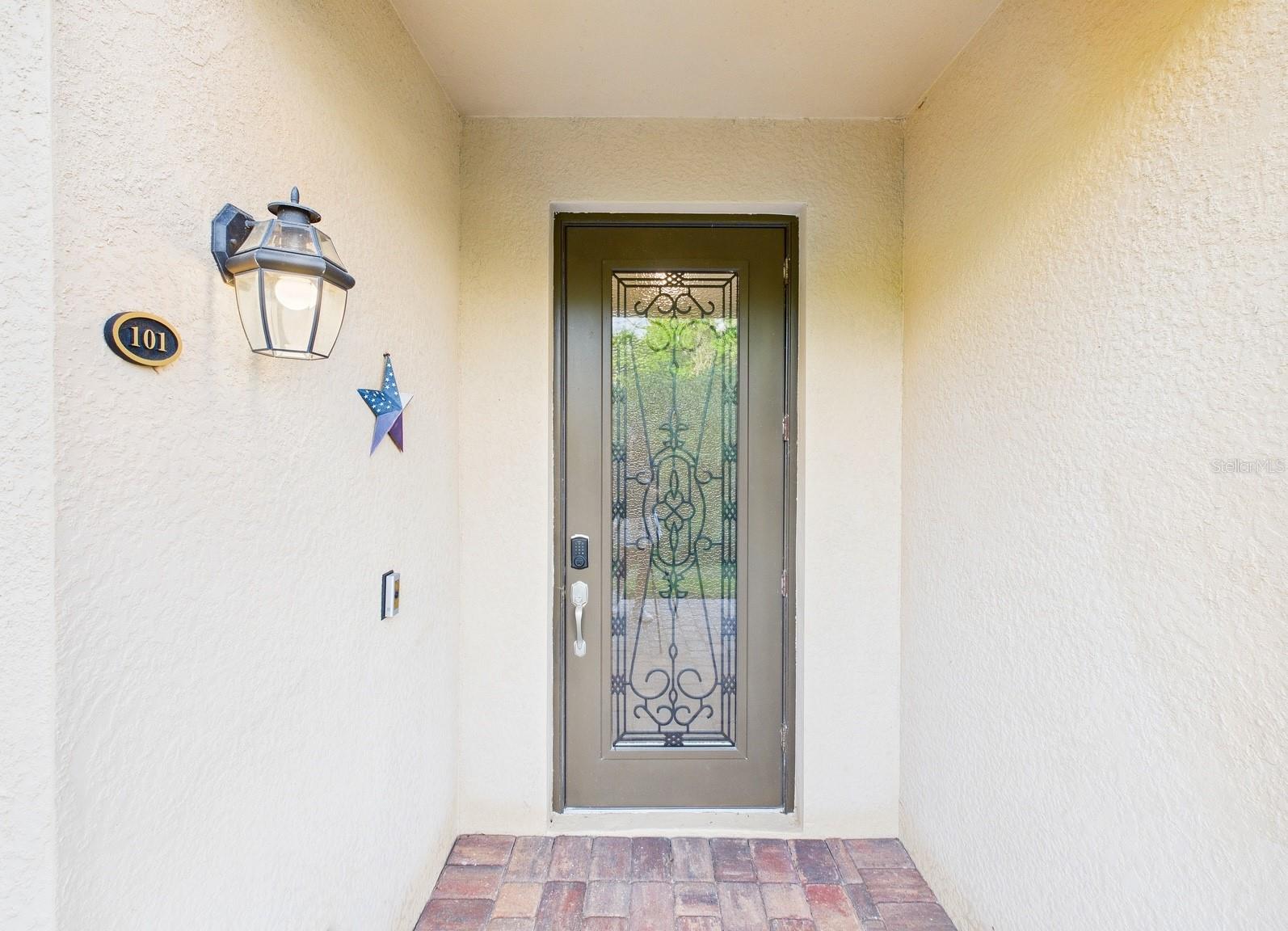 COACH HOMES 3/GRAN PARADISO BL - Residential