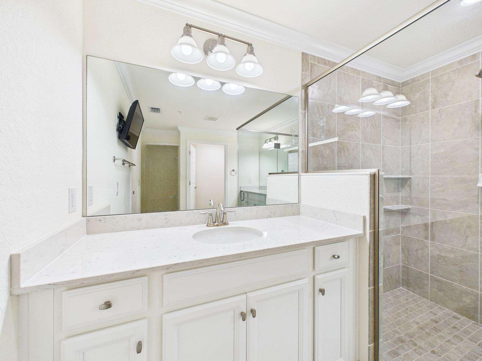 COACH HOMES 3/GRAN PARADISO BL - Residential