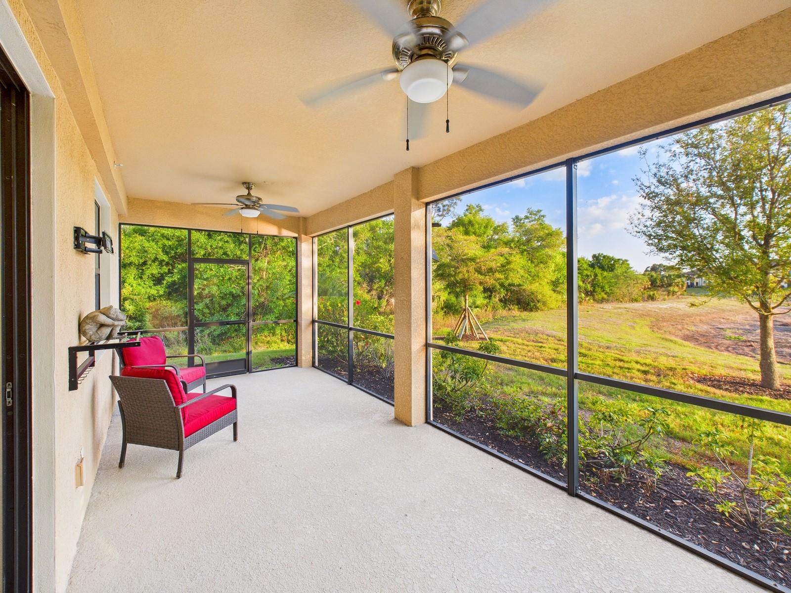 COACH HOMES 3/GRAN PARADISO BL - Residential