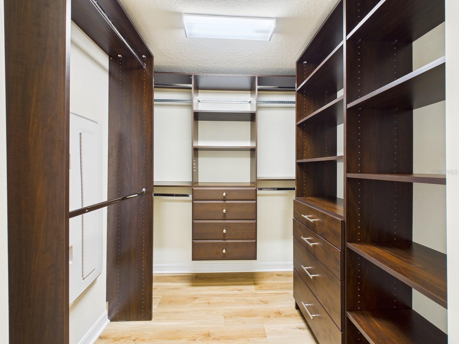 COACH HOMES 3/GRAN PARADISO BL - Residential