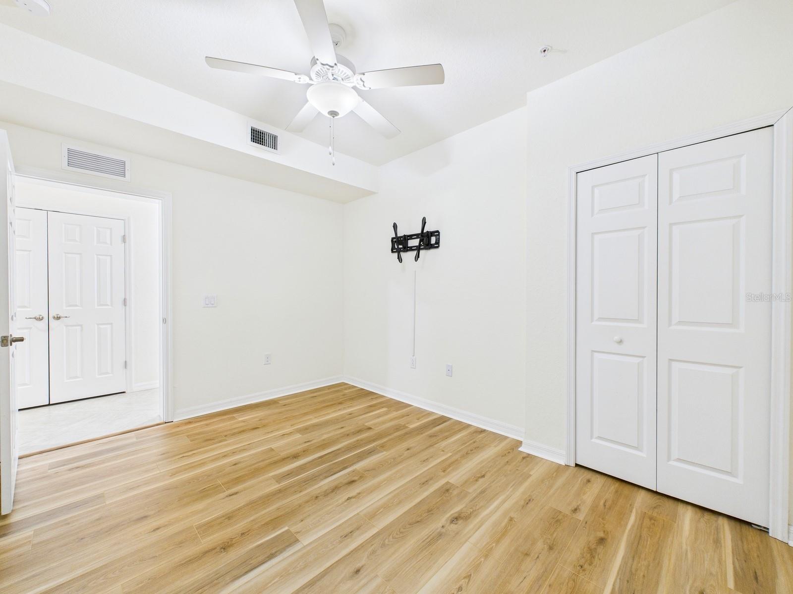 COACH HOMES 3/GRAN PARADISO BL - Residential