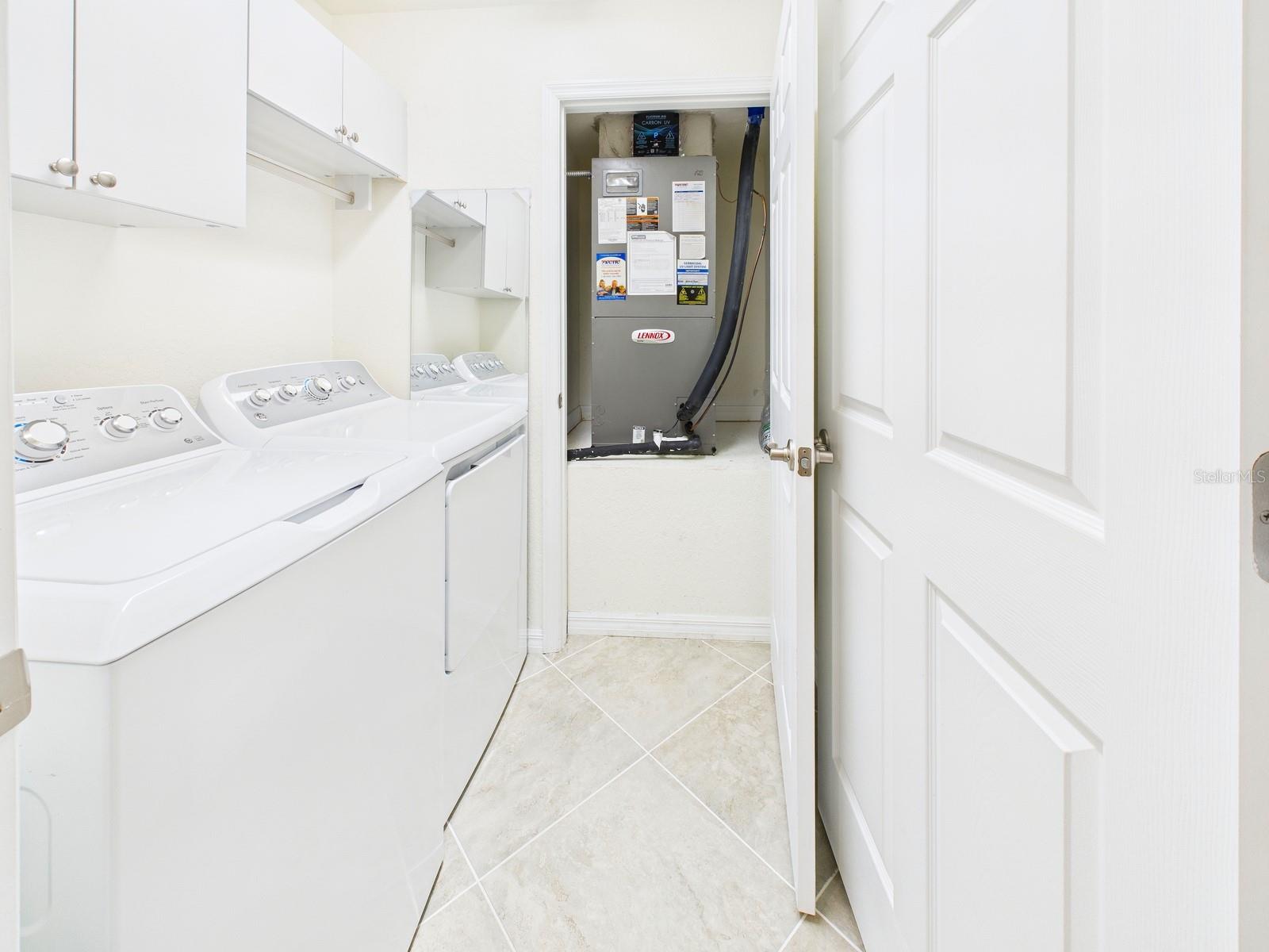 COACH HOMES 3/GRAN PARADISO BL - Residential