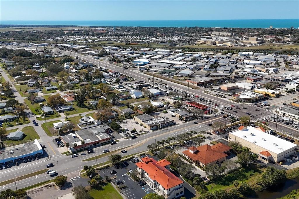 Photo of 712 E Venice Avenue, Venice, FL 34285 (MLS # N6131233)