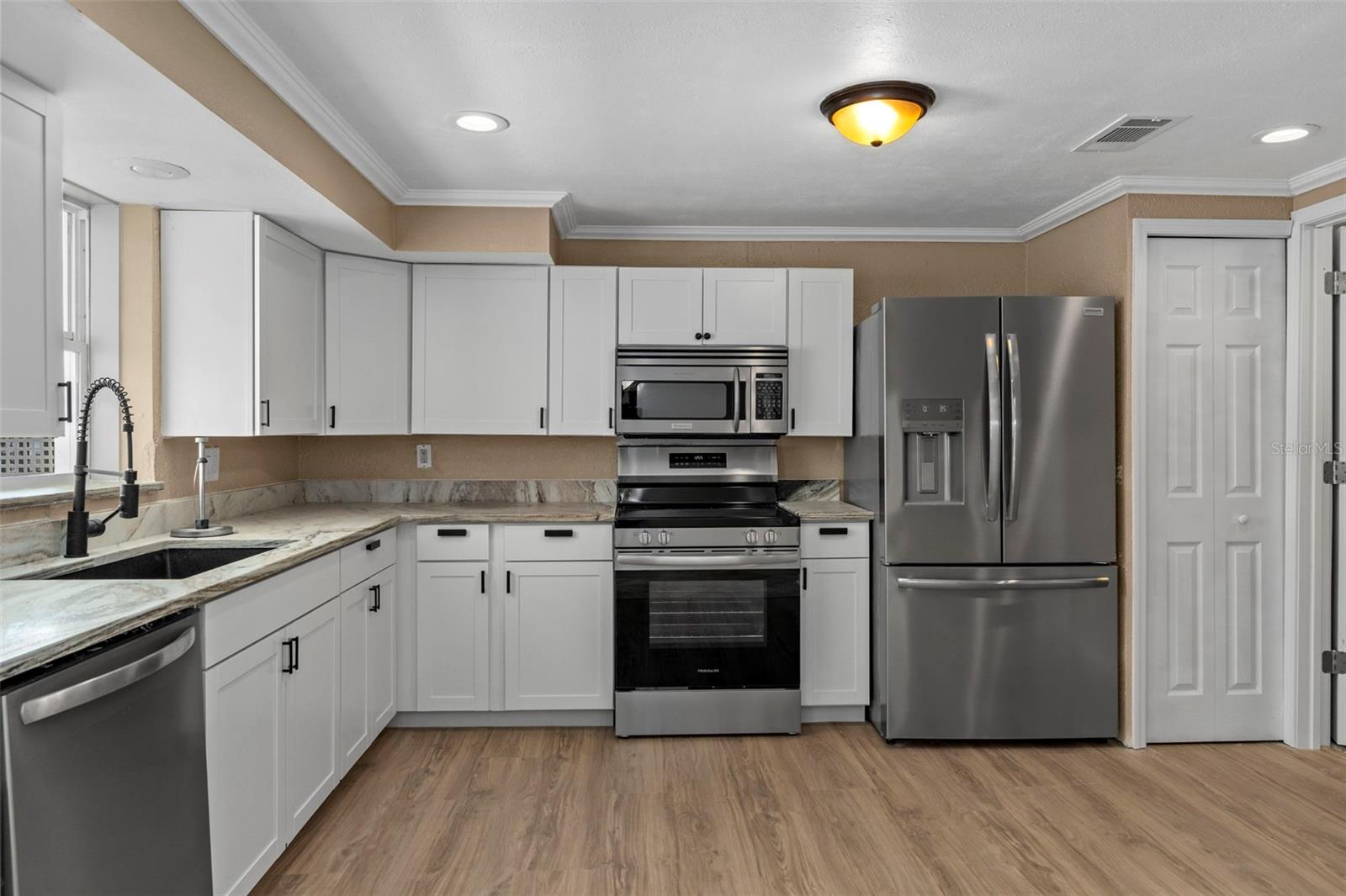 HUDSON BEACH ESTATES - Residential