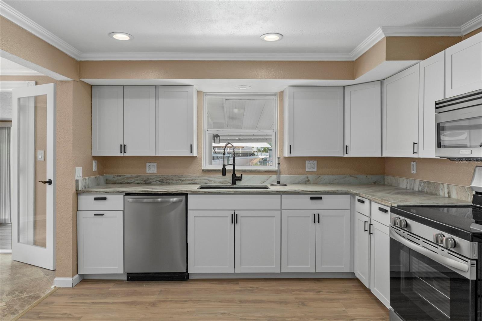 HUDSON BEACH ESTATES - Residential