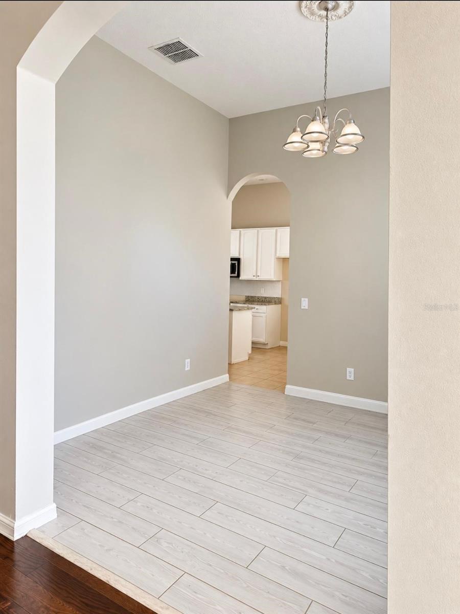 3541 PAWLEYS LOOP S