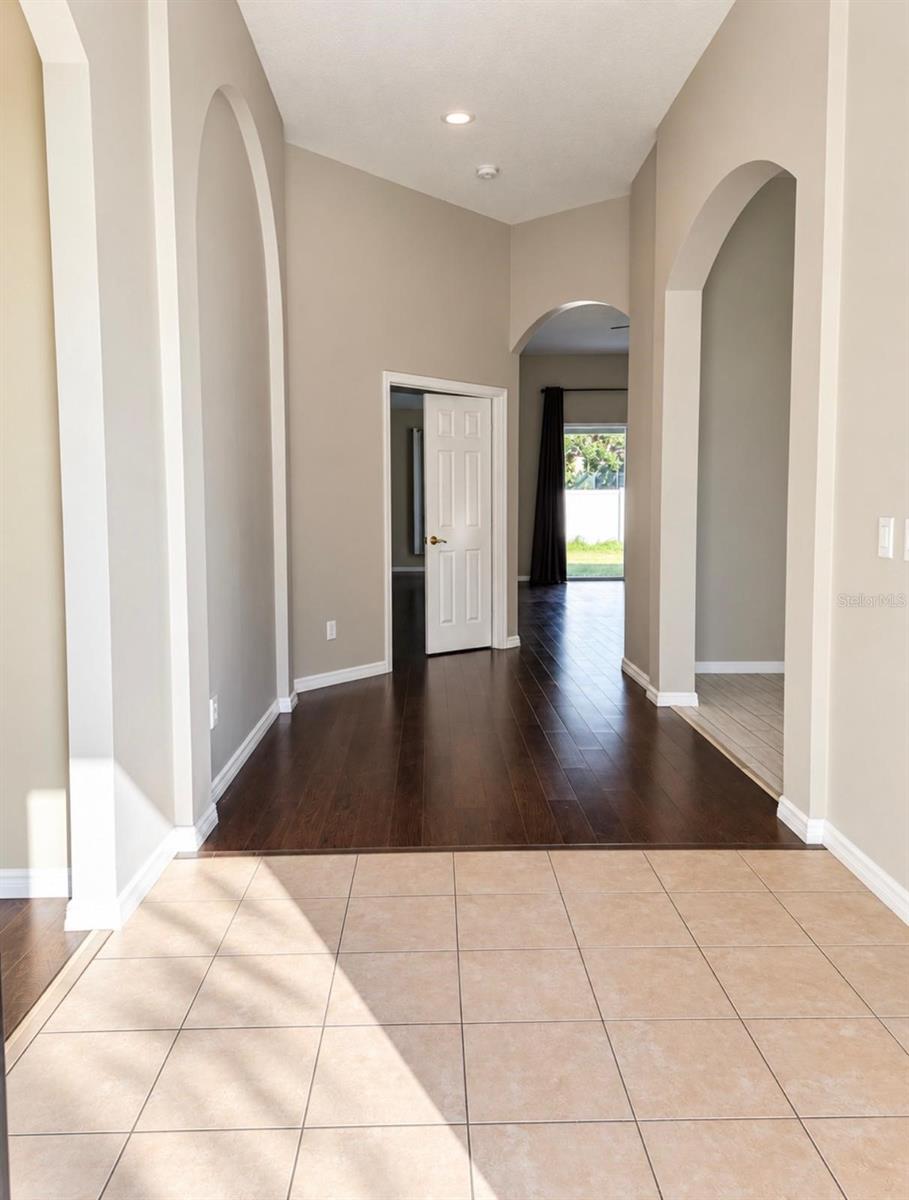 3541 PAWLEYS LOOP S