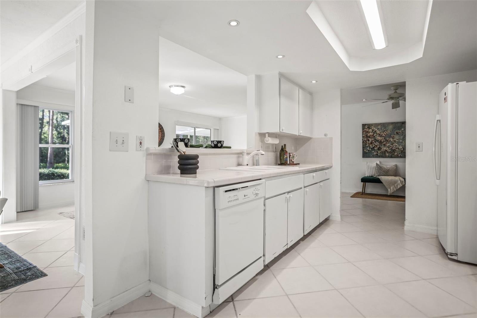 ANCHORAGE OF TARPON LAKE UNIT THREE THE - Residential