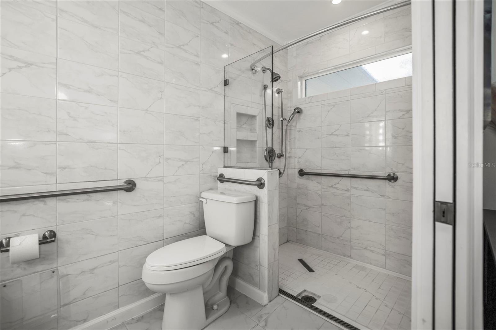 ANCHORAGE OF TARPON LAKE UNIT THREE THE - Residential