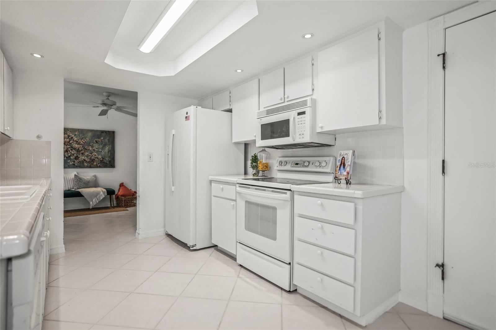 ANCHORAGE OF TARPON LAKE UNIT THREE THE - Residential