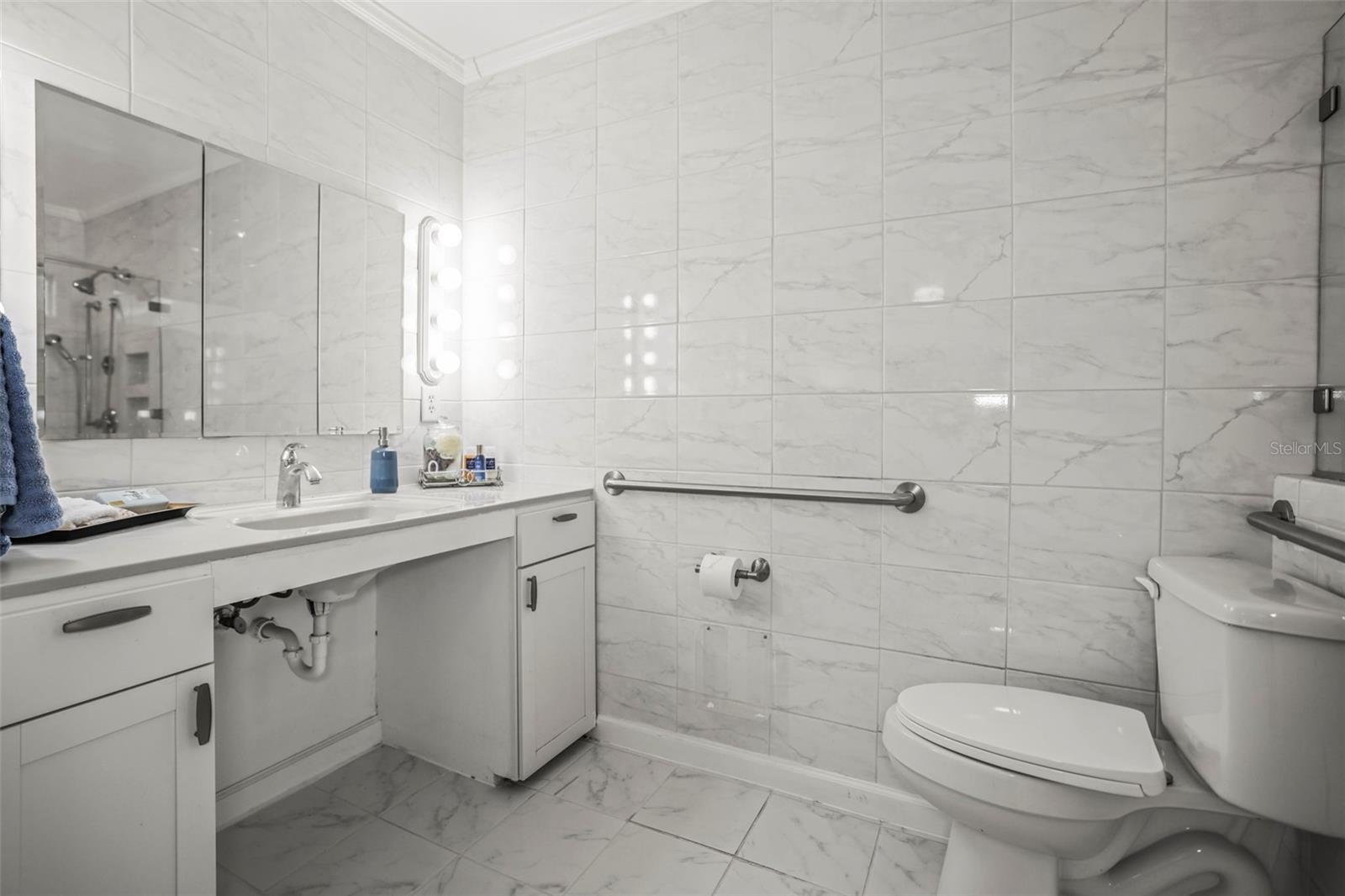 ANCHORAGE OF TARPON LAKE UNIT THREE THE - Residential