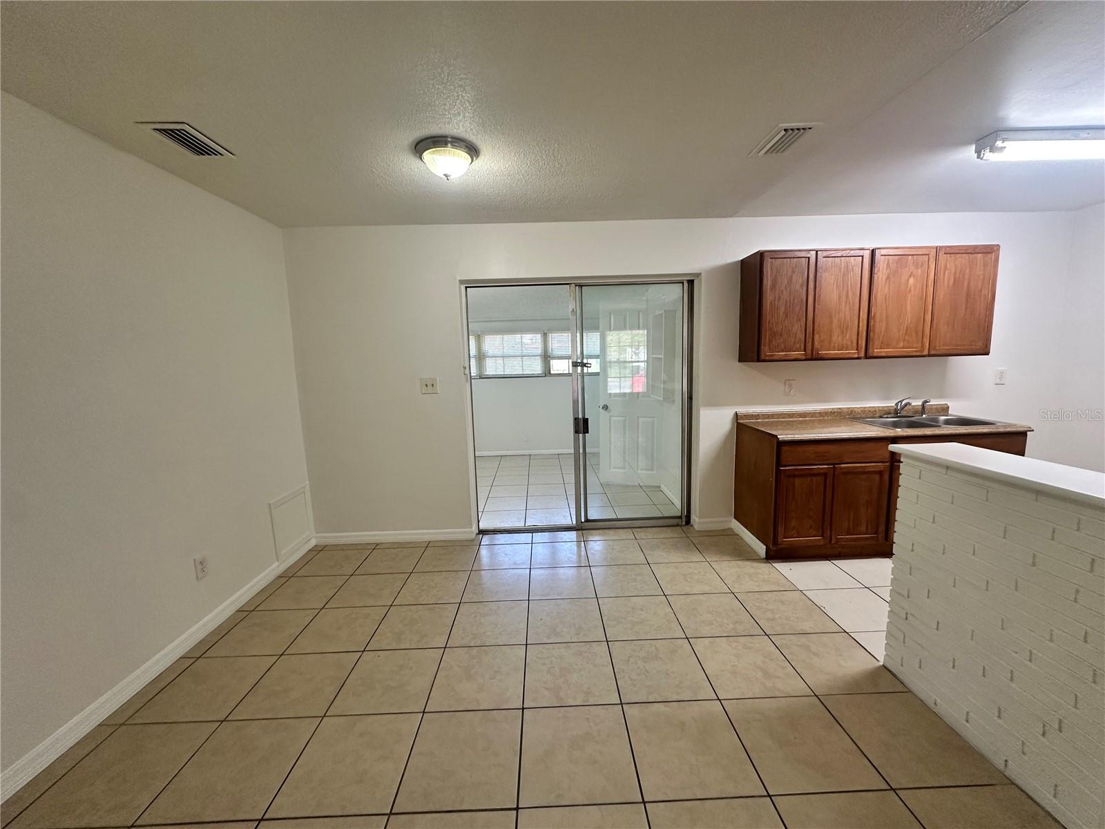 RICHMOND HEIGHTS - Residential Lease
