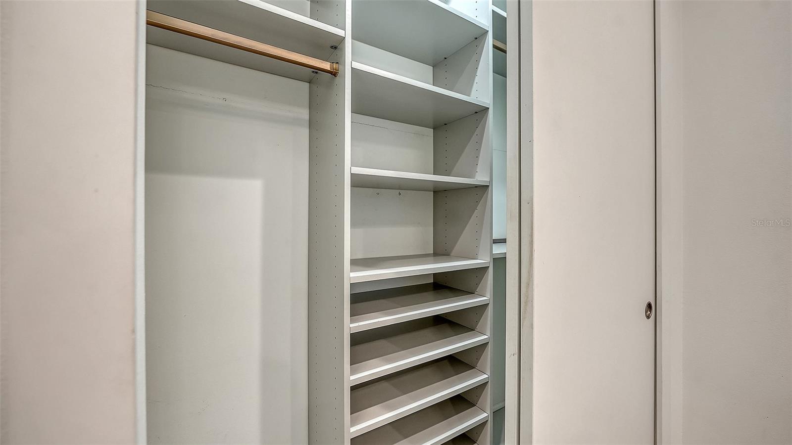 LA LINDA TERRACE - Residential