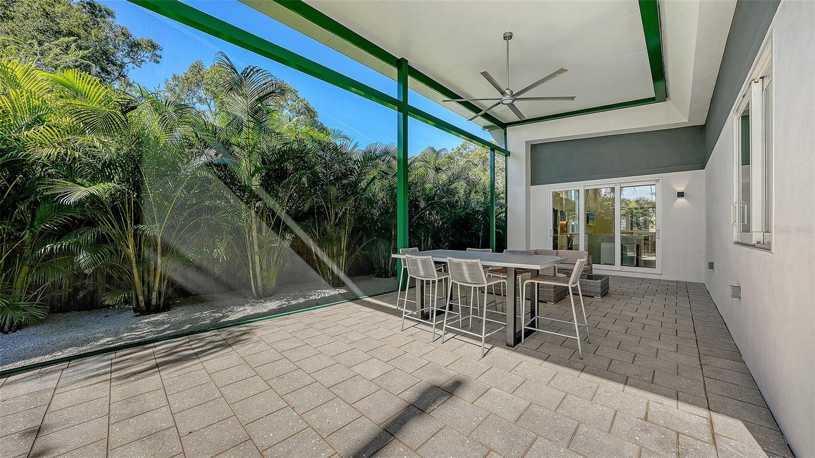 LA LINDA TERRACE - Residential