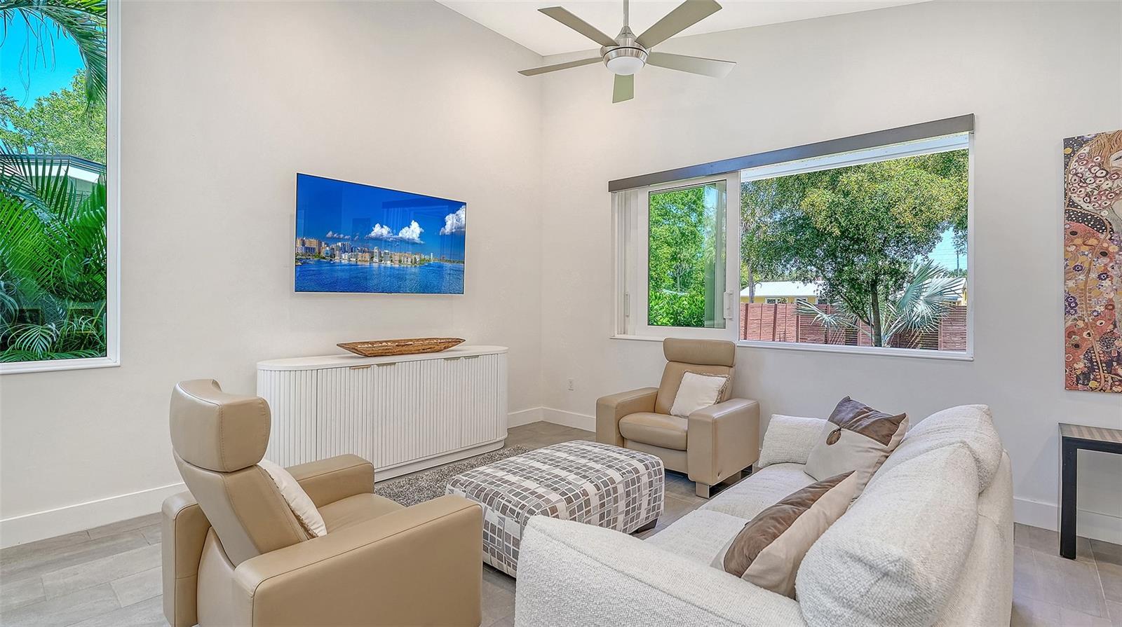 LA LINDA TERRACE - Residential