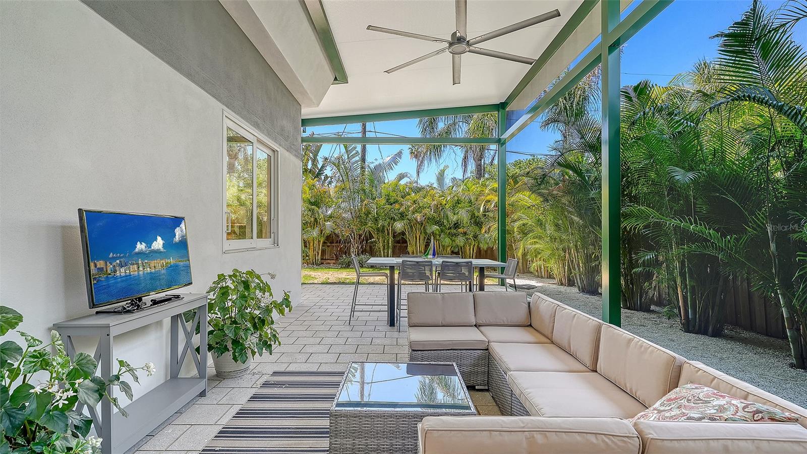 LA LINDA TERRACE - Residential