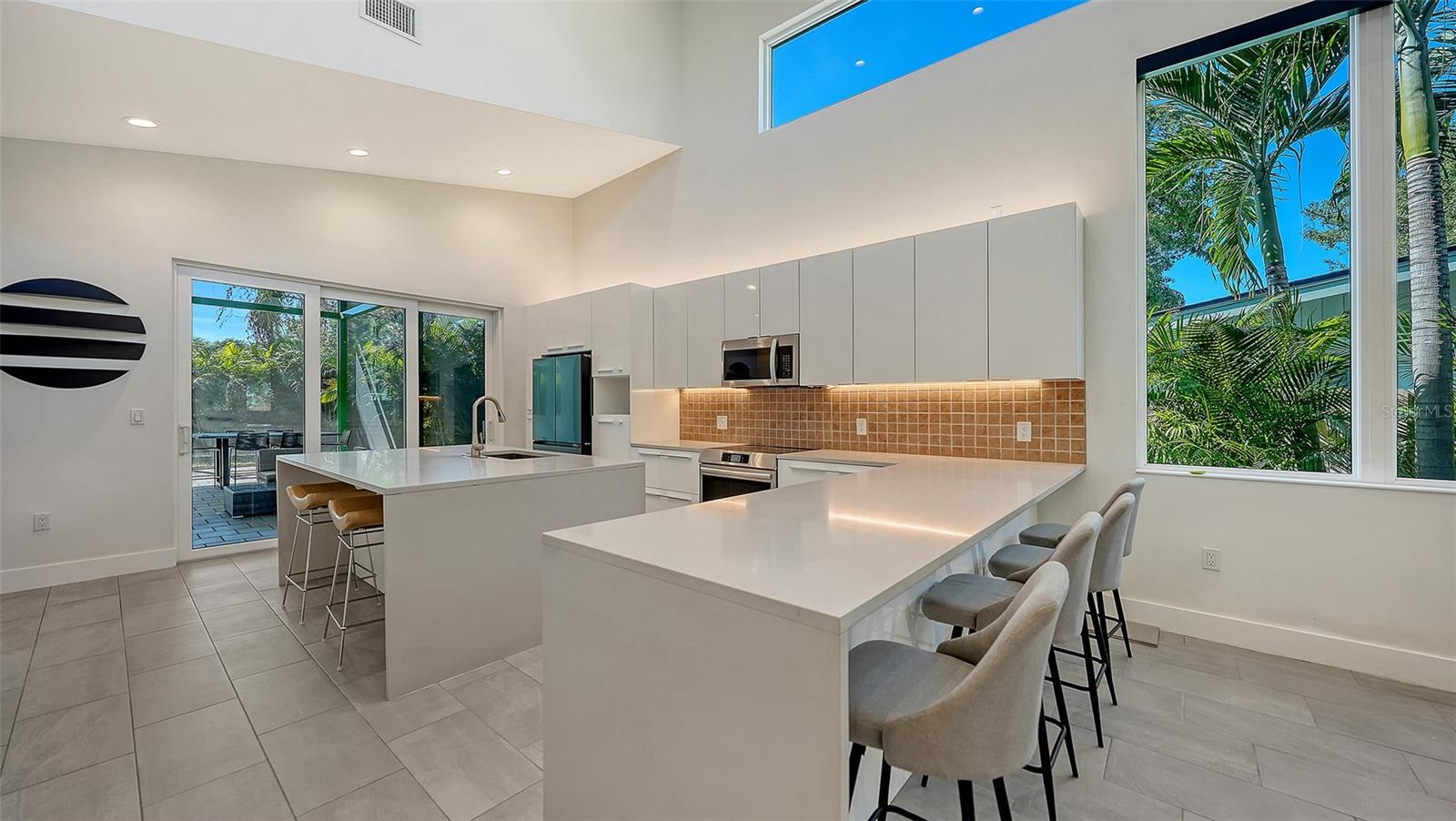 LA LINDA TERRACE - Residential