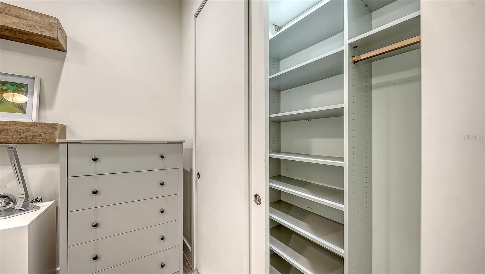 LA LINDA TERRACE - Residential