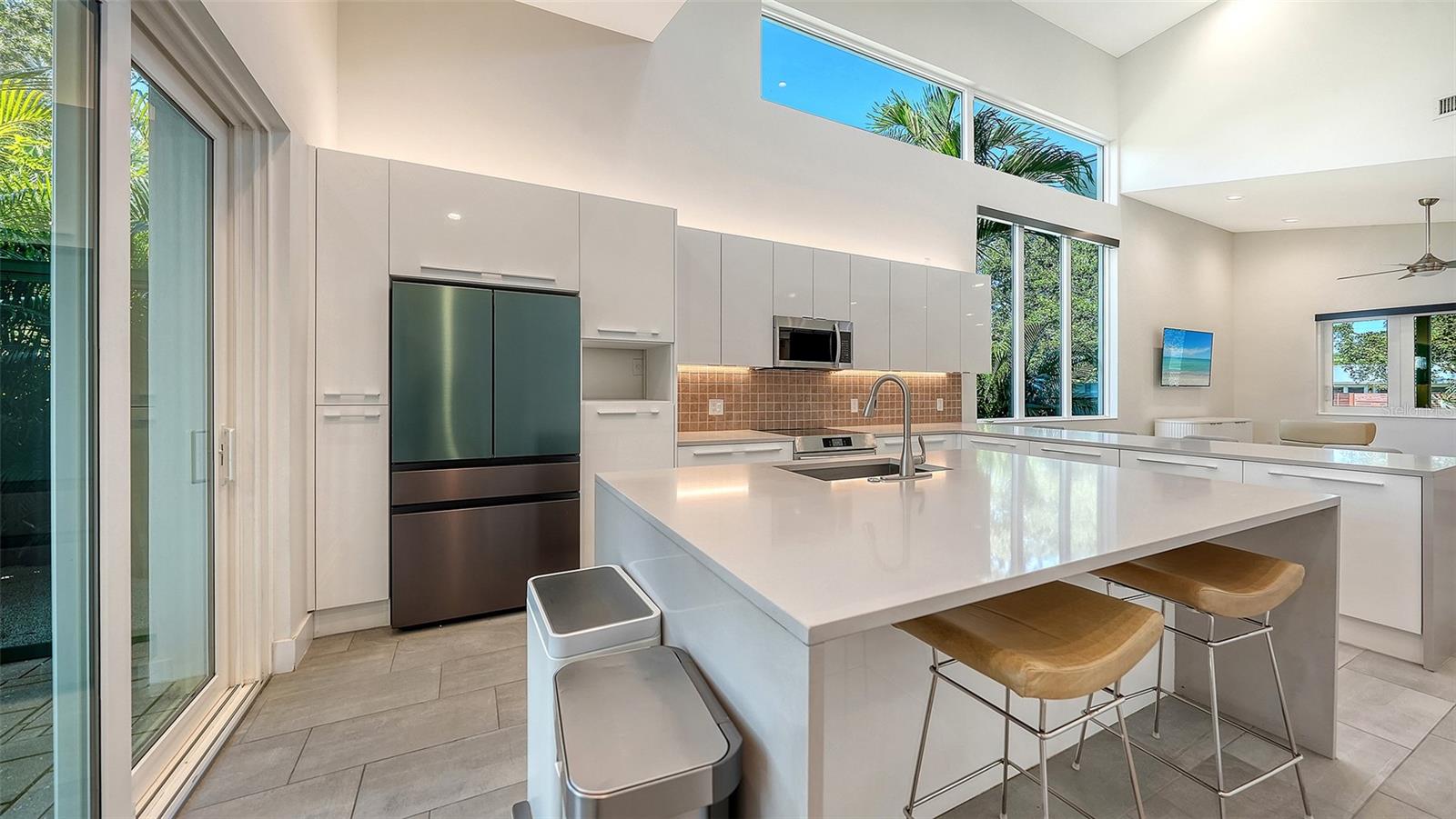 LA LINDA TERRACE - Residential