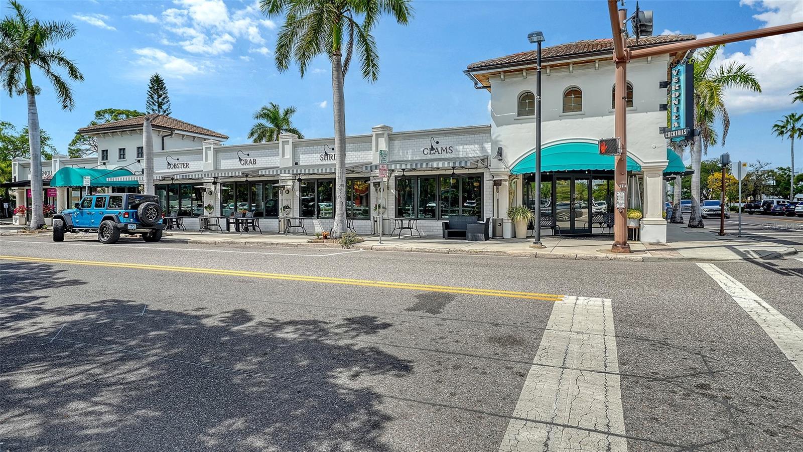 LA LINDA TERRACE - Residential
