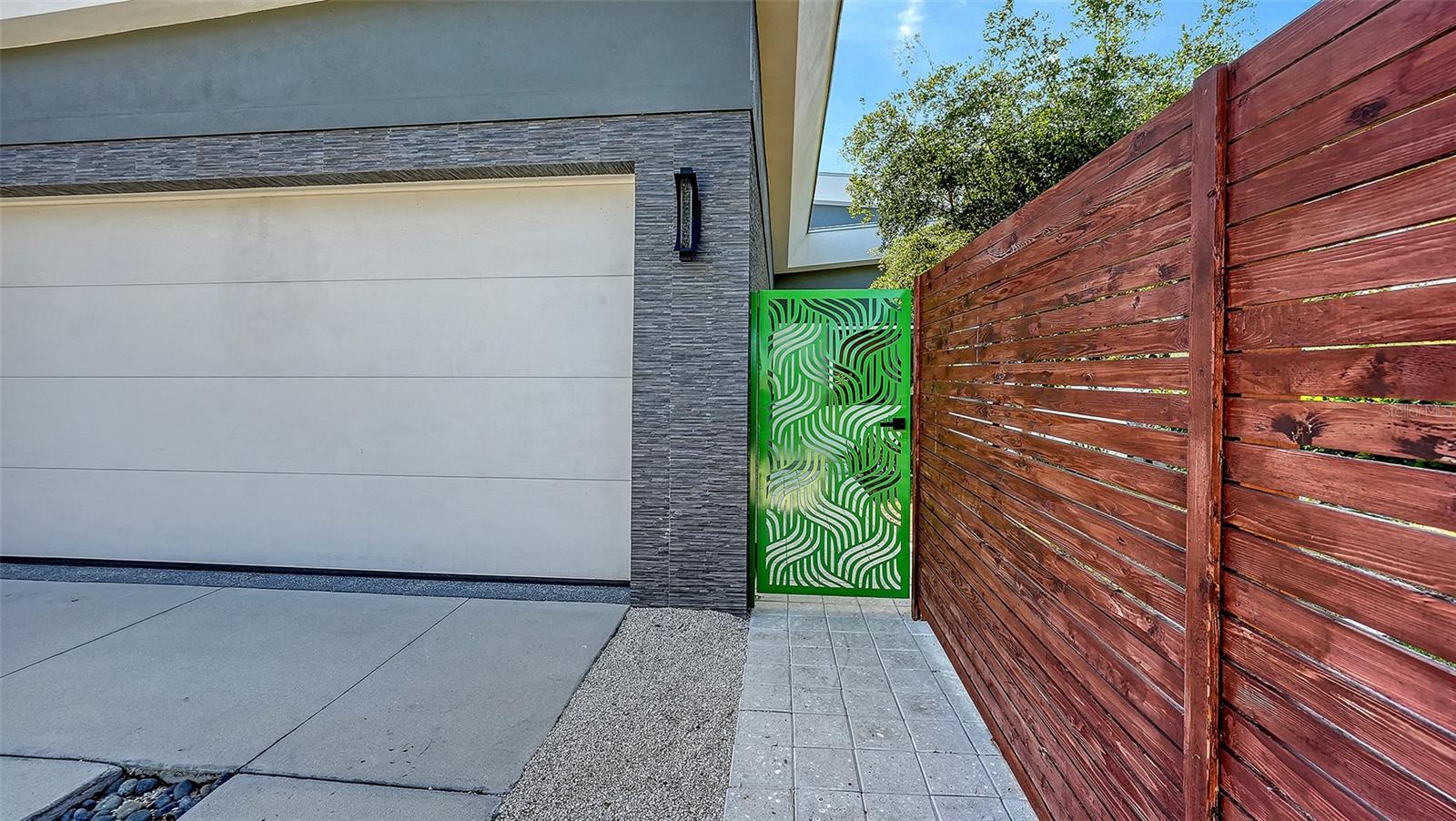 LA LINDA TERRACE - Residential