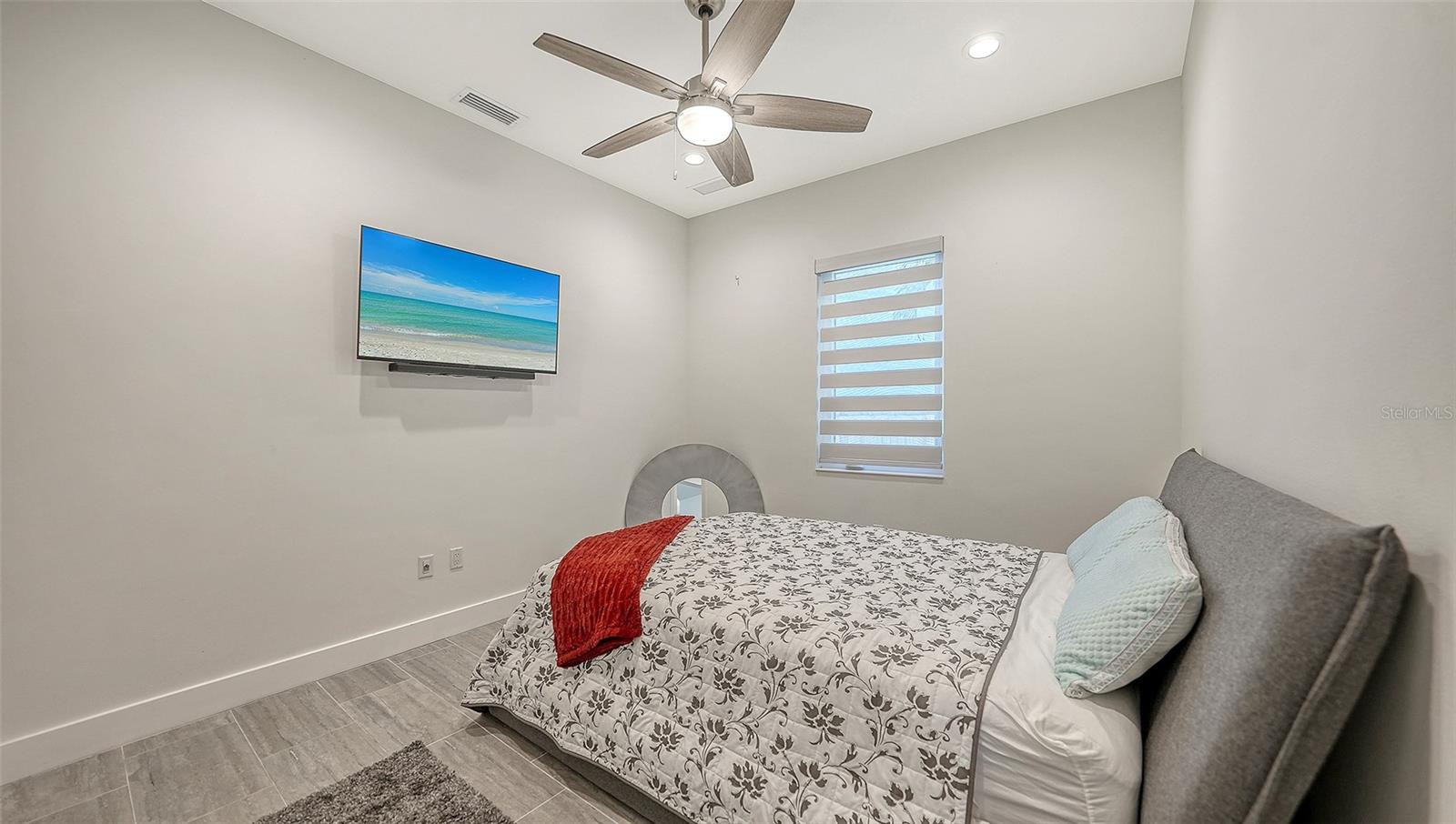 LA LINDA TERRACE - Residential