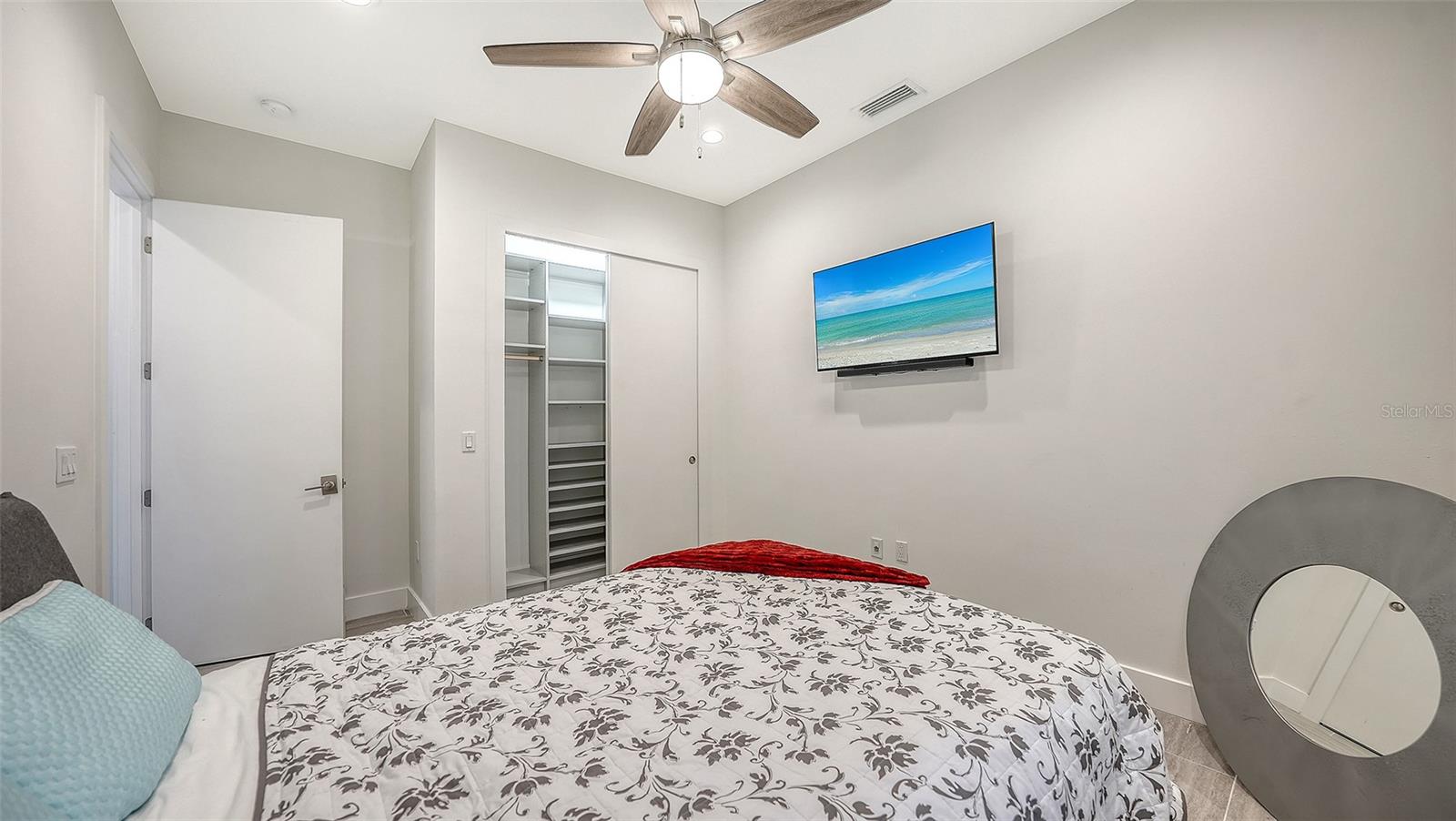 LA LINDA TERRACE - Residential