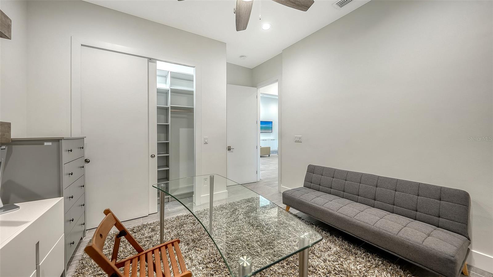 LA LINDA TERRACE - Residential