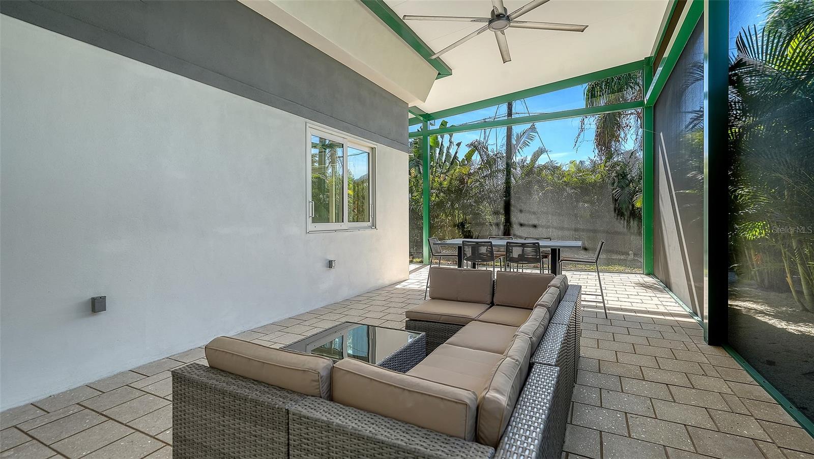 LA LINDA TERRACE - Residential