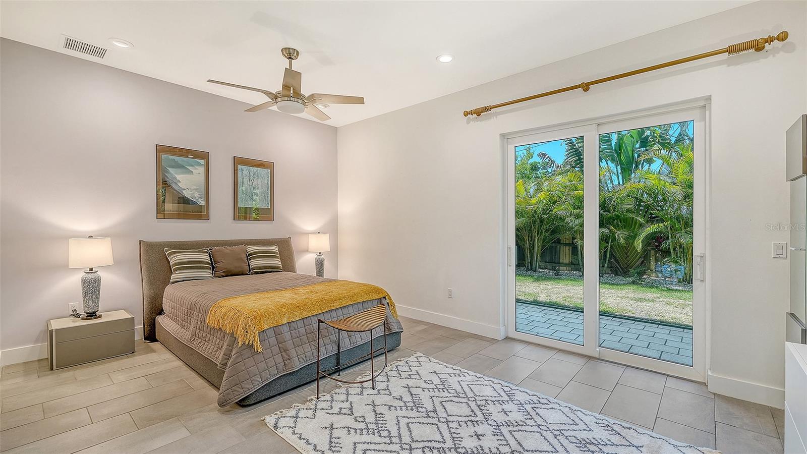 LA LINDA TERRACE - Residential
