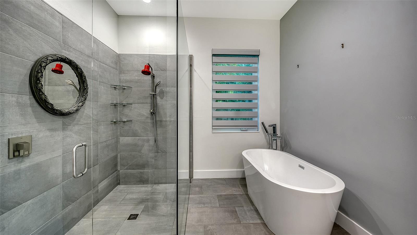 LA LINDA TERRACE - Residential