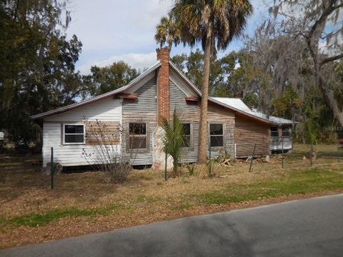 Photo of 304 NE 2nd Street, Trenton, FL 32693 (MLS # OM719778)