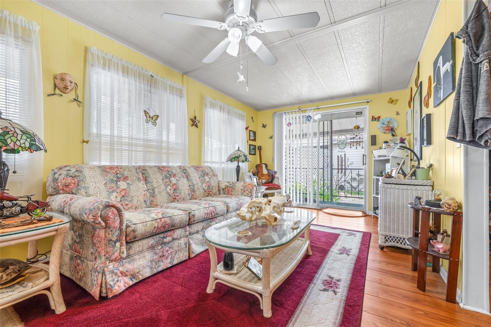 8 WOODLAND CIRCLE