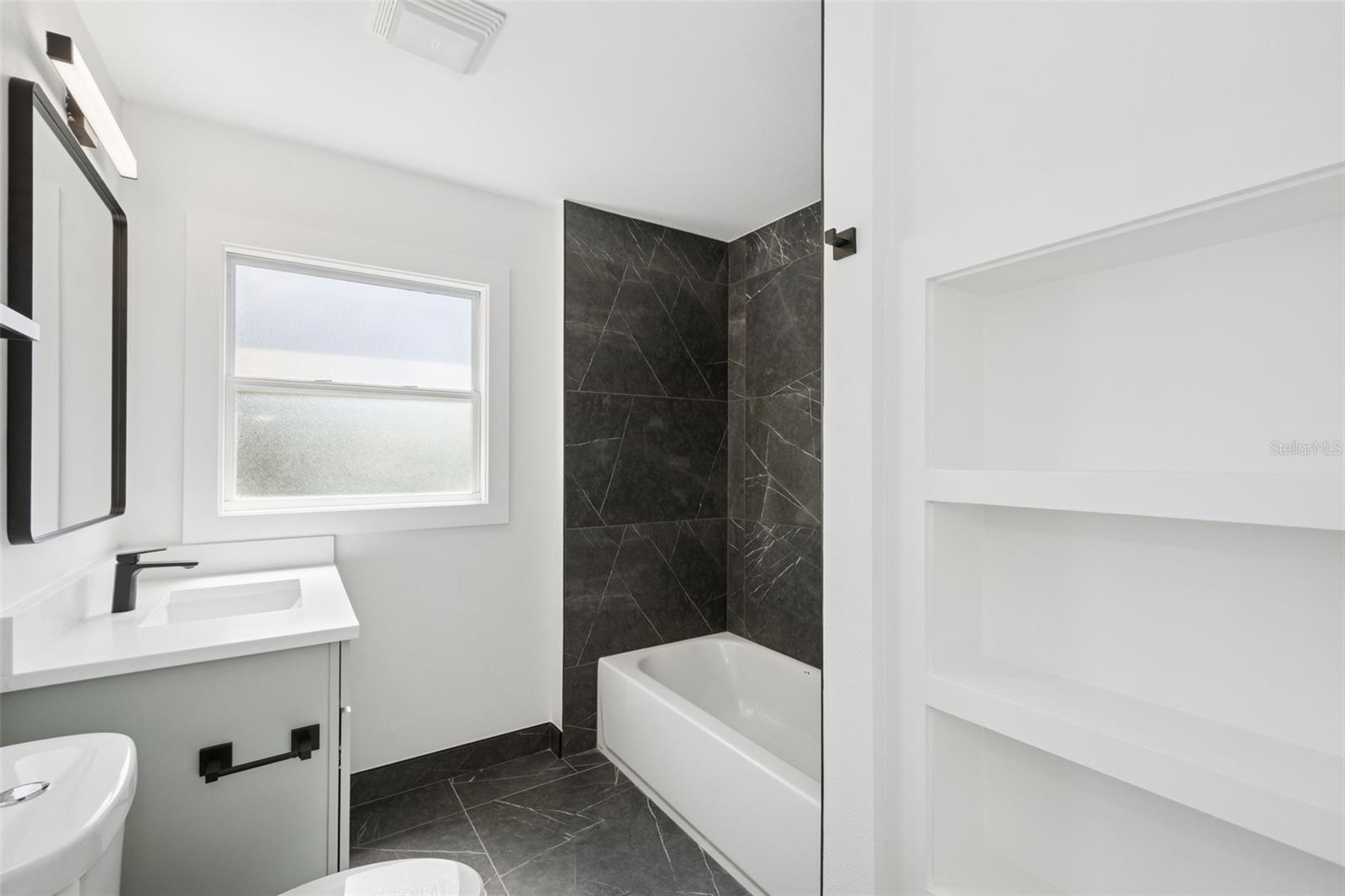 PINE LAWN - Residential