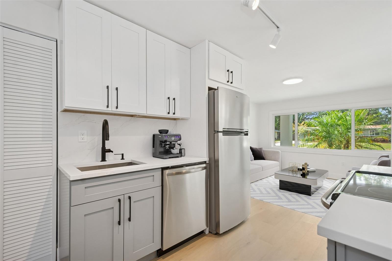 PINE LAWN - Residential