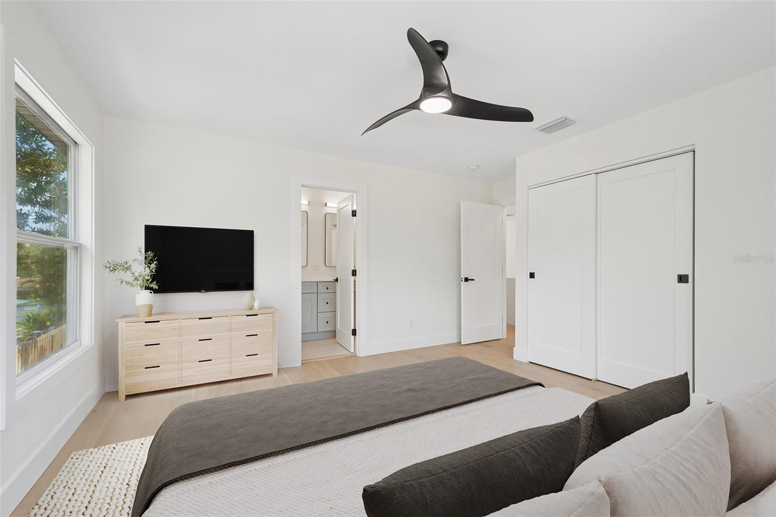 PINE LAWN - Residential