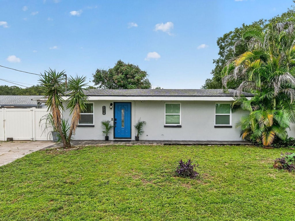 Photo of 9218 W Robson Street, Tampa, FL 33615 (MLS # TB8549097)